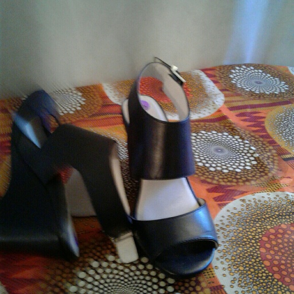 Shoes - Picture 3 of 3